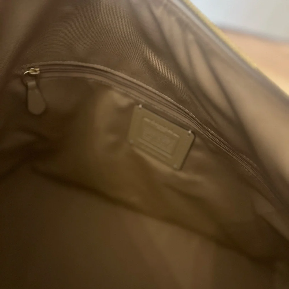 Coach Elegant White Tote and Wallet - Picture 5 of 9